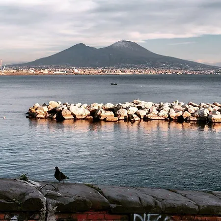 Beb House Angioino 3*