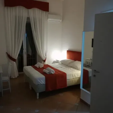 Beb House Angioino 3*