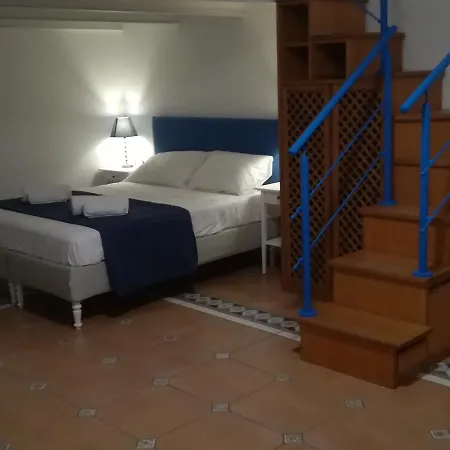 Bed & Breakfast House Angioino 3*