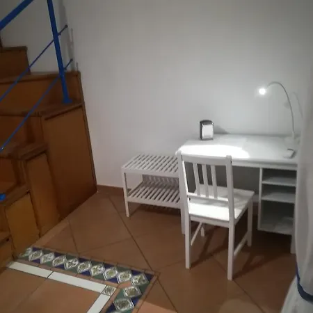 Beb House Angioino 3*