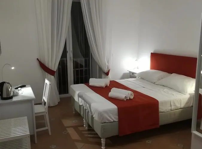 Hotel Beb House Angioino 3*