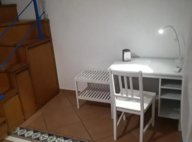 Beb House Angioino 3*